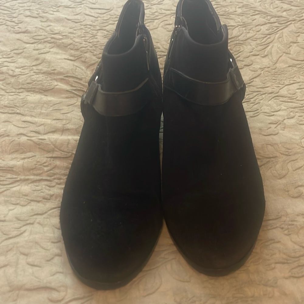 Sam Edelman booties in black suede